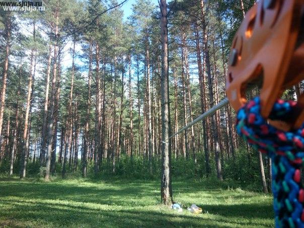 Пока на улице лето, мы устанавливаем зиплайны, канатные детские дороги на дачу. Довольно-таки интересная штука, особенно для детей, которая любит висеть, прыгать скакать. Если вы еще не знаете что такое зиплайн, Зайдите на сайт компании скалодром Жужа и почитайте описание, так же посмотрите видео, радостных и счастливых детей которые катаются на zip-line. #канатка #надачу #канатнаядорога #домотдыха #спортбаза #базаотдыха #зиплайн #наприроде #загородом #ленобласть #парк #веревочныйпарк #покататься #впарке #развлечение #дети #длядетей #дайвинг #пригород