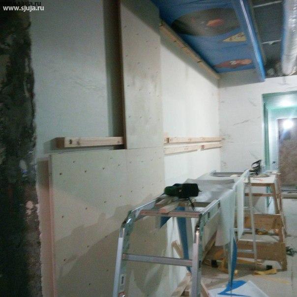 В Инстаграме постоянно выкладываю фотографии и видео, того как мы строим скалодромы в квартирах и на дачах. Уважаемые клиенты пожалуйста обращайтесь только в те компании в которых есть портфолио, те компании которые могут продемонстрировать то, как они устанавливают скалодромы. Не обращайтесь в компании у которых нету ни возможностей показать свои фотографии реализованных проектов, не самих проектов. #скалодромдома #строим #скалолаз #скалодром #сжужа #скалодромназаказ #скалодромсрисунком #скалодромдома #питер #спб #россия #зацепы #строимскалодром